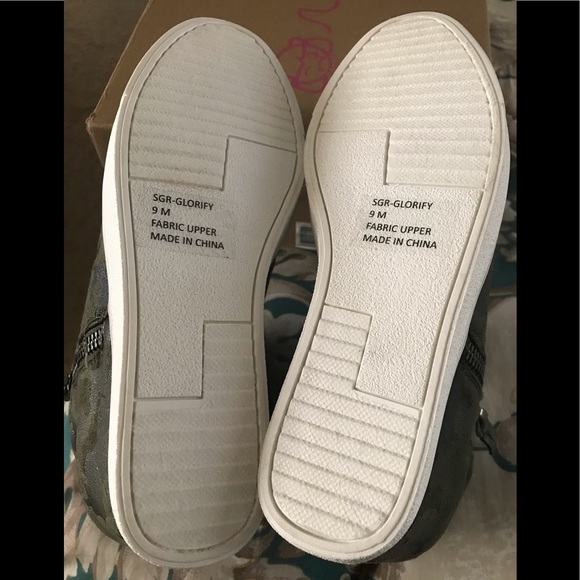 Sugar Glorify Olive Camo Hidden Wedge Sneakers - Picture 6 of 7